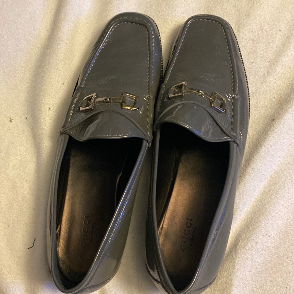 Lightly used unisex loafers